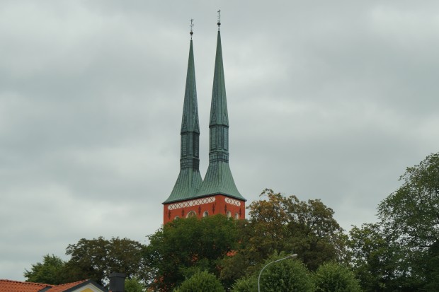 Der Dom zu Växjö prägt das Zentrum der Kleinstadt.                               