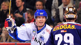 Der neue Center der Panther: Colin Forbes. Foto: Citypress Der neue Center der Panther: Colin Forbes. Foto: Citypress