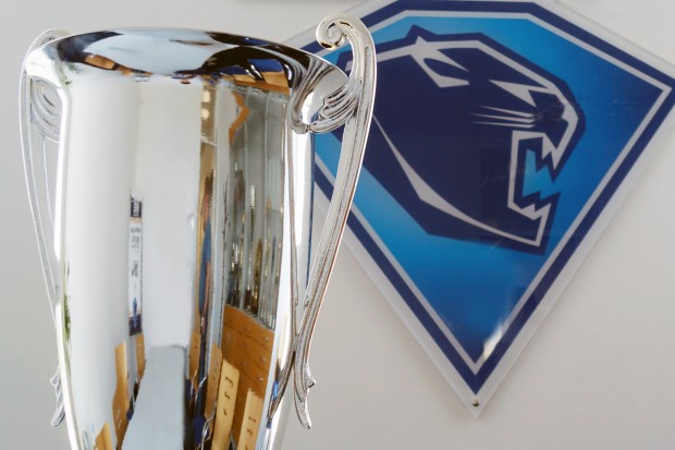 Die Panther spielten bereits 2007 beim Dolomitencup mit und schlossen damals auf Rang drei ab. Der Pokal dazu steht im Trophäenschrank der Geschäftsstelle. 