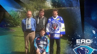 3 Generationen, 4 ERC-Dauerkartenbesitzer - Familie Muschler setzen auf die Panther. 3 Generationen, 4 ERC-Dauerkartenbesitzer - Familie Muschler setzen auf die Panther.