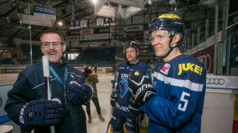 ERC-coach Tommy Samuelsson had a lot of fun with his guest Mattias Ekström. Foto: Ritchie Herbert