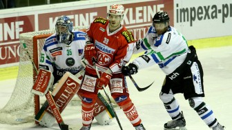 Jean-Francois Jacques (center) has both NHL als Champions Hockey League experience. Foto: Klagenfurter AC