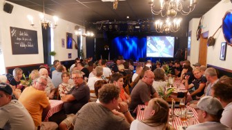 Nach dem Fan-Stammtisch in der "Neuen Welt" ist diesmal Großmehring der Austragungsort. Nach dem Fan-Stammtisch in der "Neuen Welt" ist diesmal Großmehring der Austragungsort.