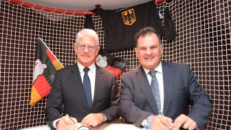 Franz Reindl und Jürgen Arnold bei der Unterzeichnung des Kooperationsvertrags. Franz Reindl und Jürgen Arnold bei der Unterzeichnung des Kooperationsvertrags.