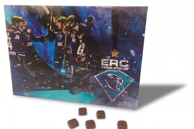 Der stimmungsvolle Adventskalender des ERC Ingolstadt mit 24 Stück Vollmilchschokolade mit Weihnachts- und Eishockeymotiven