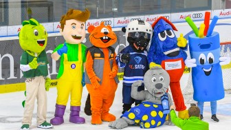 Xaver hat sich zum Familientag auch dieses mal wieder viele Freunde eingeladen. Außerdem wartet ein buntes Rahmenprogramm auf die Stadionbesucher...
Foto: ST-Presse/ Johannes Traub Xaver hat sich zum Familientag auch dieses mal wieder viele Freunde eingeladen. Außerdem wartet ein buntes Rahmenprogramm auf die Stadionbesucher...
Foto: ST-Presse/ Johannes Traub