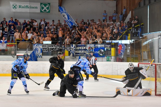 Der ERC Ingolstadt gewinnt gegen den HC Lugano mit 5:1. Hier erzielt Hans Detsch das zwischenzeitliche 5:0.
Foto: Johannes TRAUB / JT-Presse.de