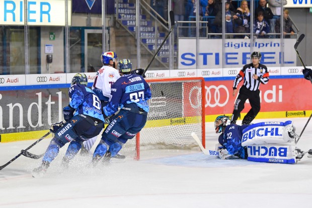 Trotz guter Leistung über 35 Minuten müssen sich die Panther um Goalie Jochen Reimer letztlich Red Bull München mit 7:4 geschlagen geben.
Foto: Johannes TRAUB / JT-Presse.de