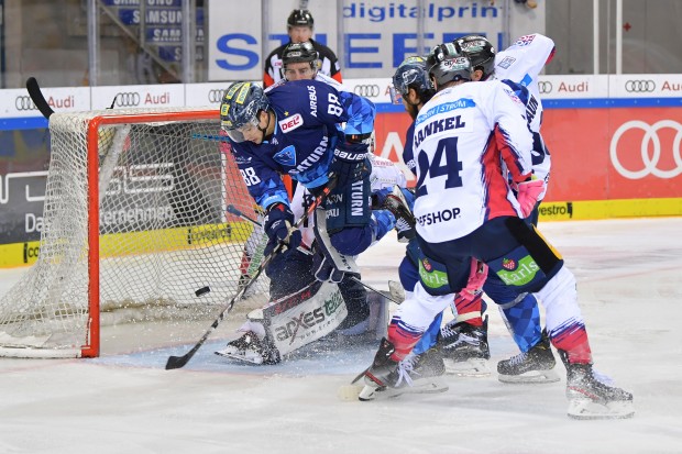 Die Panther um den Ex-Berliner Colin Smith mussten sich den Eisbären geschlagen geben.
Foto: Johannes TRAUB / JT-Presse.de