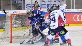 Die Panther um den Ex-Berliner Colin Smith mussten sich den Eisbären geschlagen geben.
Foto: Johannes TRAUB / JT-Presse.de