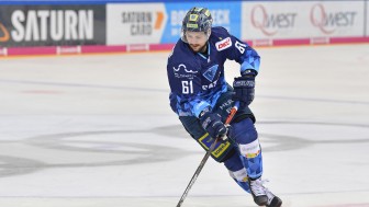 David Elsner hat sich in Ingolstadt zu einem wertvollen Spieler entwickelt. Der Power Forward wird auch weiterhin im ERC-Trikot auflaufen.
Foto: Johannes TRAUB / JT-Presse.de David Elsner hat sich in Ingolstadt zu einem wertvollen Spieler entwickelt. Der Power Forward wird auch weiterhin im ERC-Trikot auflaufen.
Foto: Johannes TRAUB / JT-Presse.de