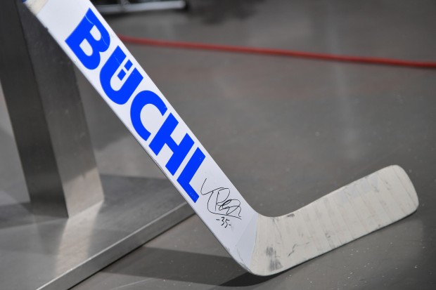 Ein signierter Schläger deines Lieblingsspielers. Mit diesem Preis beim Dauerkarten-Gewinnspiel ist dies möglich.
Foto: Johannes Traub / JT-Presse.de.