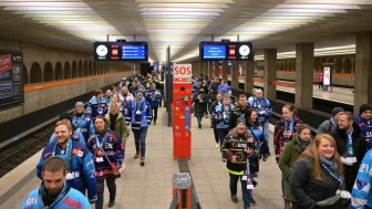 Der DB Regio Bayern Fanzug rollt auch in dieser Saison wieder!
Foto: Johannes Traub | JT-Presse.de Der DB Regio Bayern Fanzug rollt auch in dieser Saison wieder!
Foto: Johannes Traub | JT-Presse.de