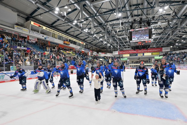 In den Spielen getragen, nach der Saison in Ihren Händen: Das Gameworn-Trikot des Lieblingsspielers.
Foto: Johannes Traub / JT-Presse.de