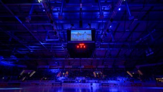 Der Busshuttle wird zu den Playoffs eingestellt, auch der Donaukurier-Parkplatz ist nicht mehr verfügbar. Der Busshuttle wird zu den Playoffs eingestellt, auch der Donaukurier-Parkplatz ist nicht mehr verfügbar.