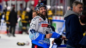 Wojciech Stachowiak wird in die NHL wechseln.
Foto: Johannes Traub | JT-Presse.de Wojciech Stachowiak wird in die NHL wechseln.
Foto: Johannes Traub | JT-Presse.de
