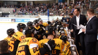 Bundestrainer Marco Sturm und seine Truppe starten heute in die Weltmeisterschaft. Foto: City Press Bundestrainer Marco Sturm und seine Truppe starten heute in die Weltmeisterschaft. Foto: City Press
