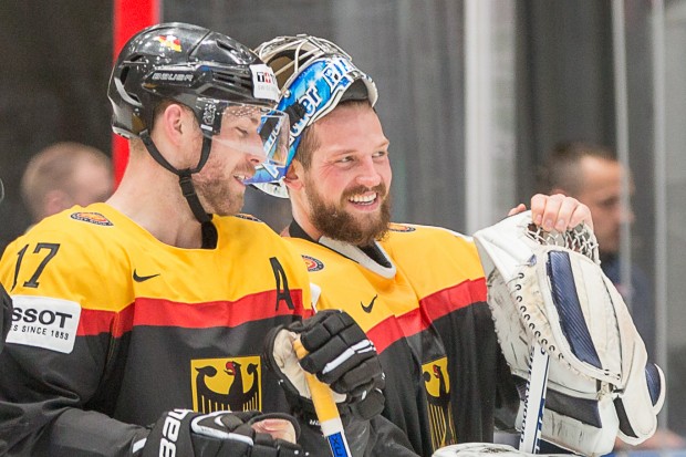 Timo Pielmeier (rechts, neben Marcus Kink) ist für den DEB nominiert. Foto: ur