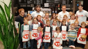 Am vergangenen Dienstag war der Xaver Kids-Club beim Backhaus Hackner und hat Plätzchen gebacken.