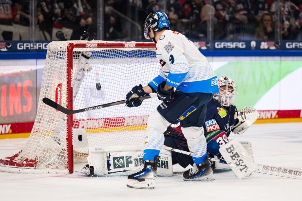 Powell per Penalty zum 0:2.
Foto: Citypress