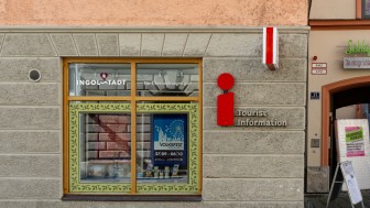 Ab sofort gibt es auch in der Tourist Information Ingolstadt am Rathausplatz Tickets für ERC-Heimspiele. Zwei-für-Eins-Aktion für Bremerhaven-Spiel.
Foto: Tourist Info Ab sofort gibt es auch in der Tourist Information Ingolstadt am Rathausplatz Tickets für ERC-Heimspiele. Zwei-für-Eins-Aktion für Bremerhaven-Spiel.
Foto: Tourist Info