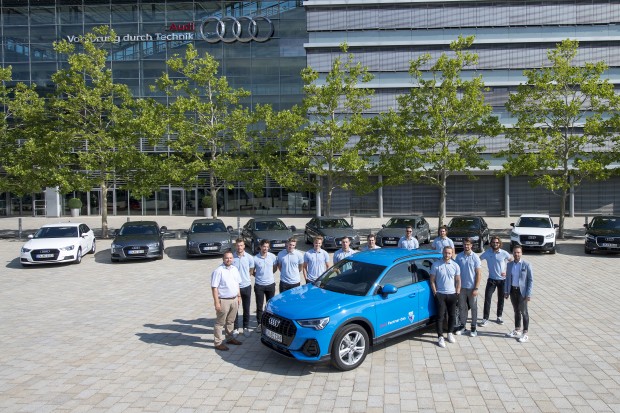 Der erste Weg führt den ERC traditionell zur Autoübergabe bei Audi. Foto: Audi AG