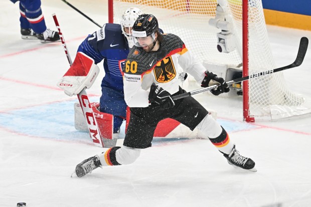 Für die Deutsche Eishockey-Nationalmannschaft um ERC-Stürmer Wojciech Stachowiak geht es heute Abend um Gold.
Foto: Birgit Häfner