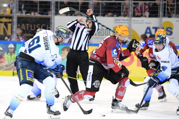 Diesmal gelang das Comeback nicht. Nach 0:4-Rückstand kommen die Panther um David Elsner "nur" noch auf 3:4 heran.
Foto: Wagner/DEL-Fotosharing