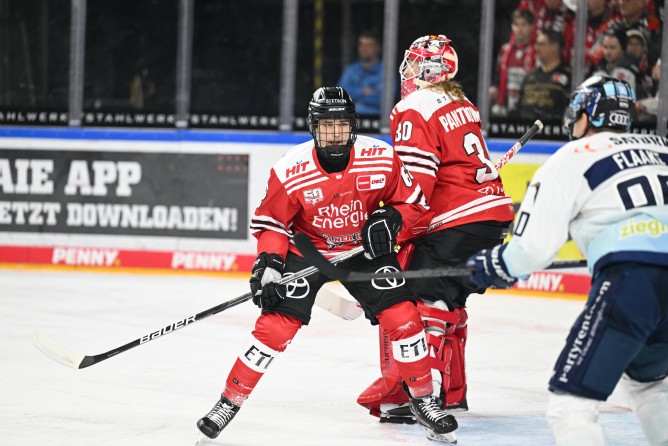 Edwin Tropmann bei seinem ersten DEL-Spiel am 06.01.2023 gegen den ERC. 
Foto: Citypress