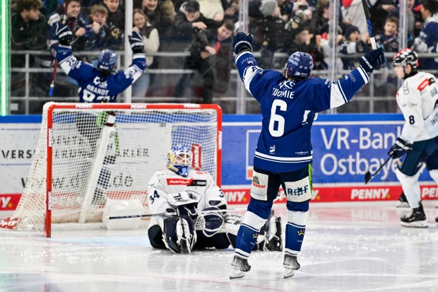 Mark Zengerle in Überzahl zum 3:2-Siegtreffer.
Foto: Citypress