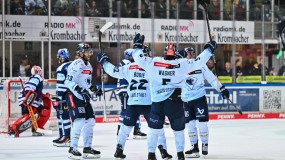 Nach der Saison ein Gameworn-Trikot des Lieblingsspielers erhalten: Das geht, mit dem Dauerkarten-Gewinnspiel.