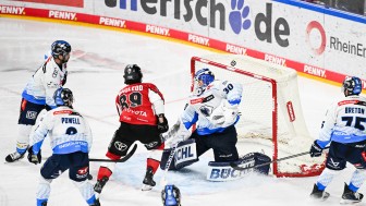 Der Treffer zum 2:2 durch Gregor MacLeod.
Foto: DEL-Photosharing Der Treffer zum 2:2 durch Gregor MacLeod.
Foto: DEL-Photosharing