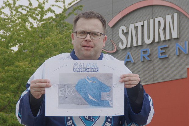 Stadionsprecher Hannes Langer über das BIld von Konrad (8 Jahre): "Der Einlauf durch den Pantherkopf ist immer einer der emotionalen Momente bei unseren Heimspielen."