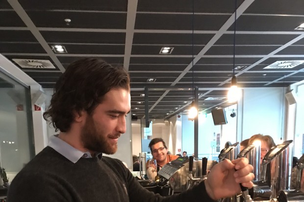 Jerry D'Amigo bewies sein Talent am Zapfhahn.