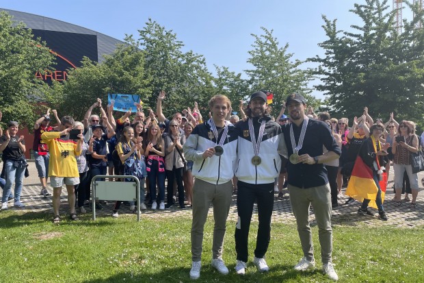 Unsere WM-Helden Leon Hüttl, Wojciech Stachowiak und Fabio Wagner beim Fan-Empfang an der SATURN-Arena.