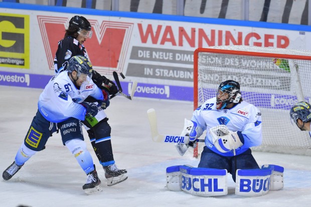 Die Panther um Goalie Jochen Reimer bleiben in Straubing seit acht Spielen ohne Sieg.
Foto: JT-Presse/Johannes Traub