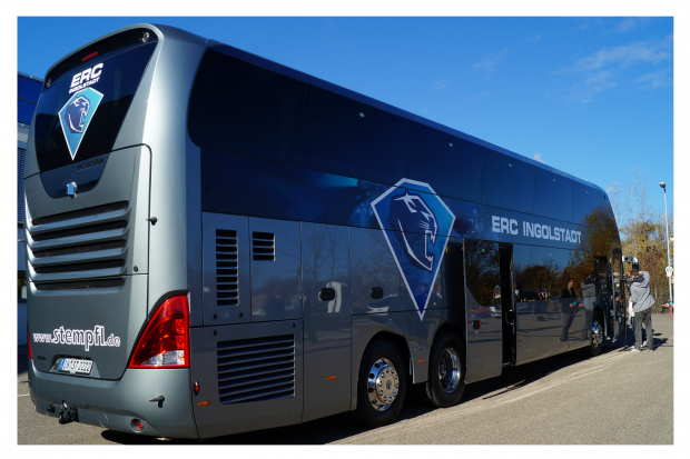 Der Gewinner darf mit dem Team des ERC Ingolstadt im Mannschaftsbus zu einem Testspiel reisen.