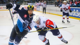 Patrick Köppchen (left) and his Panthers showed Europe their skills in last CHL-season - and they are hungry for more. Foto: Strisch/Traub via Getty Images