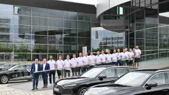 Auf der Audi Piazza standen die neuen Dienstwägen der ERC-Profis bereit.
Foto: AUDI AG