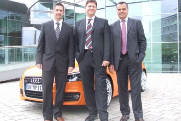 ERC-Geschäftsführer Sven Zywitza, Ralph Linde (Leiter Kompetenzentwicklung der AUDI AG) und ERC-Beiratschef Leopold Stiefel. BILD: Neuburger Rundschau