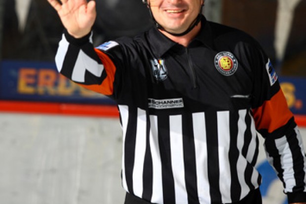 Willi Schimm wird heute den Fans rede und Antwort stehen ab 17 Uhr in der Panther- Sportsbar. Foto. Citypress