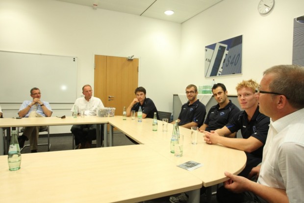 Talkrunde zwischen Mitarbeitern der Audi AG und Sportdirektor Jim Boni sowie den Spielern Ian Gordon, Thomas Greilinger, Stephan Retzer und Ian Gordon. Moderation: Marketingmanager Rudi Hofweber. Foto: Herbert
