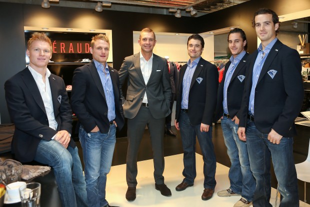 Christian Völke, Geschäftsführer lab4style (3.v.l.) mit Christoph Gawlik, Björn Barta, Ian Gordon, Jean-Francois Boucher und John Laliberte bei lab4style. Foto: Bösl