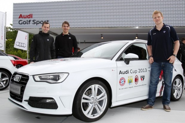 ...mit Ski-Crosser Daniel Bohnacker und dem gebrandeten Audi Cup A3 und...
