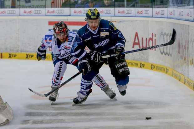 Jean-Francois Boucher (im Vordergrund) und seine Panther rangen Iserlohn mit 3:1 nieder. Foto: Marek Kowalski