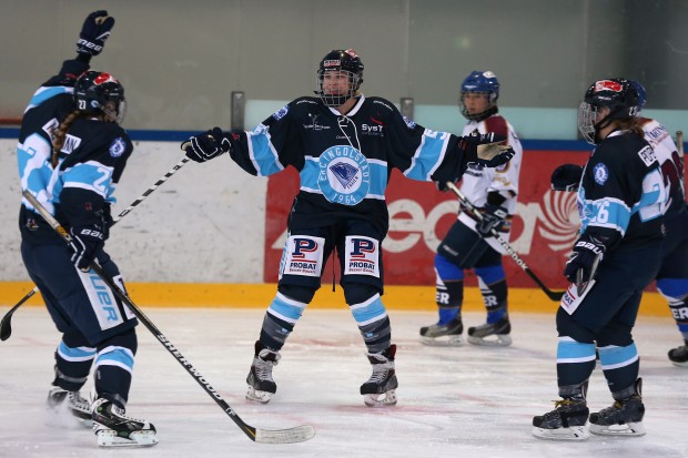 The Panther-ladies (here Tracy McCann celebrating) play a strong season. Foto: Stefan Bösl / kbumm.de