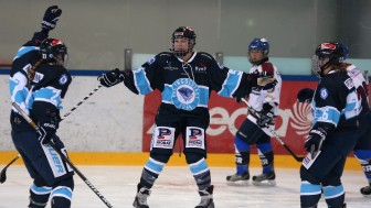 The Panther-ladies (here Tracy McCann celebrating) play a strong season. Foto: Stefan Bösl / kbumm.de The Panther-ladies (here Tracy McCann celebrating) play a strong season. Foto: Stefan Bösl / kbumm.de