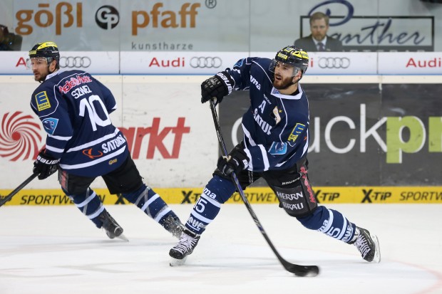 John Laliberte (right) and the Panthers had a lot of shots during the finals. Foto: Stefan Bösl / kbumm.de