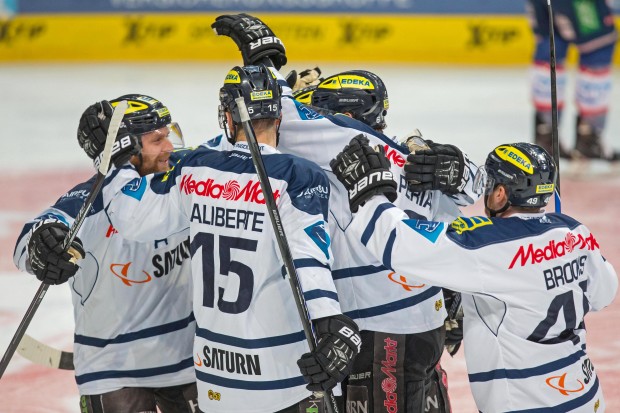 Tor für die Panther! Mit 6:1 gewann Ingolstadt in Mannheim. Foto: City Press
