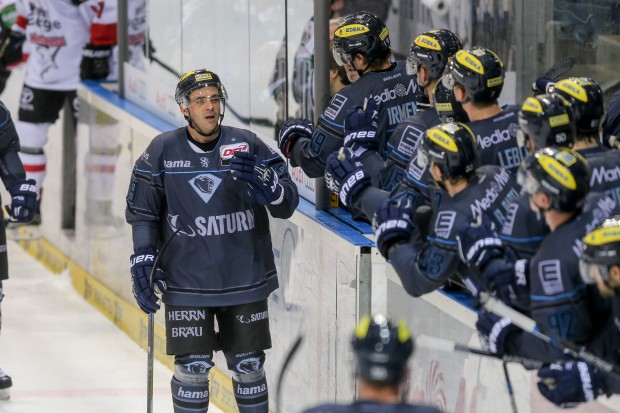 Thomas Greilinger und seine Panther gewannen im ersten Spiel in grau. Foto: st-foto.de / Strisch